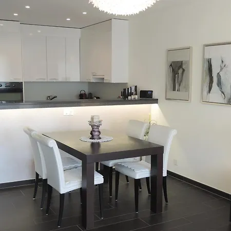 Magnolia By Fewotessin