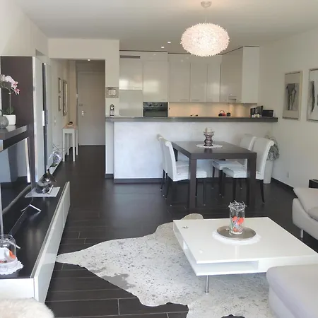 Magnolia By Fewotessin *