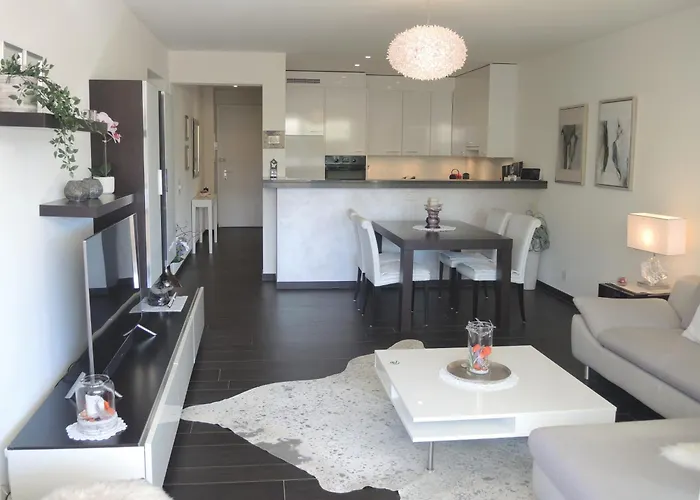 Magnolia By Fewotessin *