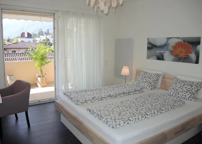 Magnolia By Fewotessin * Ascona