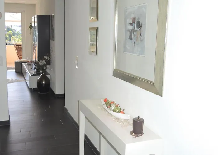 Magnolia By Fewotessin Daire